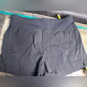 Women’s Athleta black comfy shorts sz 14